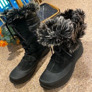 The North Face Black Boots Suede Faux Fur 10 620179 Waterproof (Nuptse Purna?)